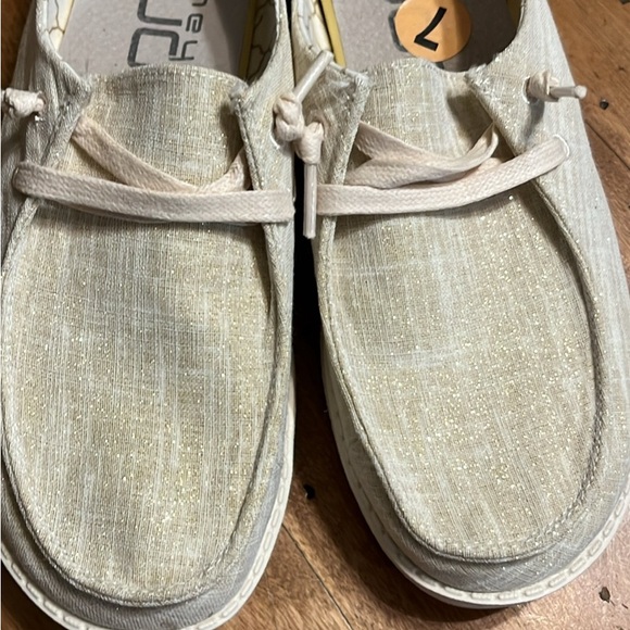 Hey Dudes - Picture 2 of 3